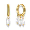 Dangling Pearl Huggie Hoops 14K Vergoldet