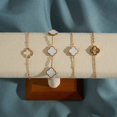 Bracelet simple feuille porte-bonheur plaqué or 14 carats